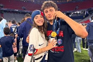 甜蜜蜜女友陪伴若奥-内维斯加冕欧冠，赛后发文深情告白